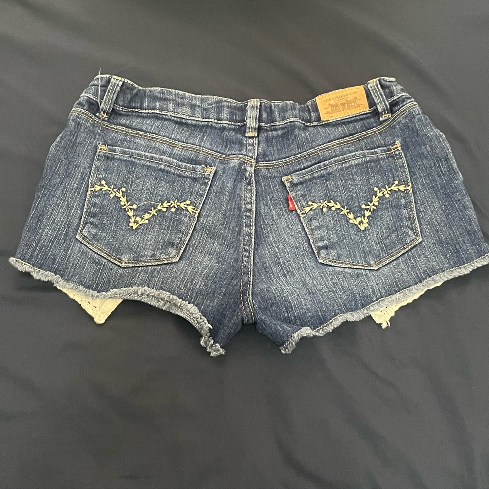 LEVI’S jean shorts - Picture 2 of 5